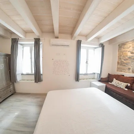 Terra - Stanza Poesia Bed & Breakfast Carloforte (Isola di San Pietro)