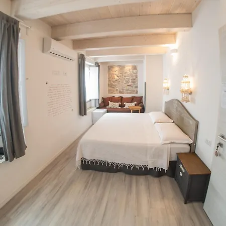 Terra - Stanza Poesia Bed & Breakfast *