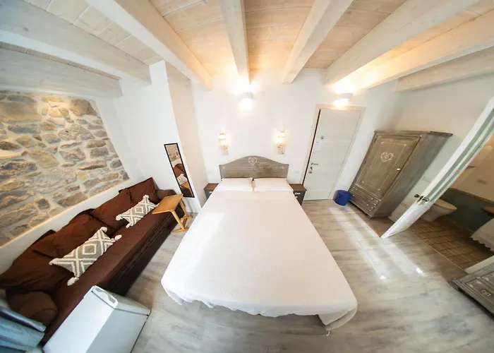 Terra - Stanza Poesia Carloforte (Isola di San Pietro)