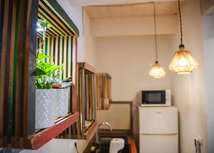 Terra - Stanza Poesia 3*